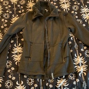 Buckle bench zip up jacket.